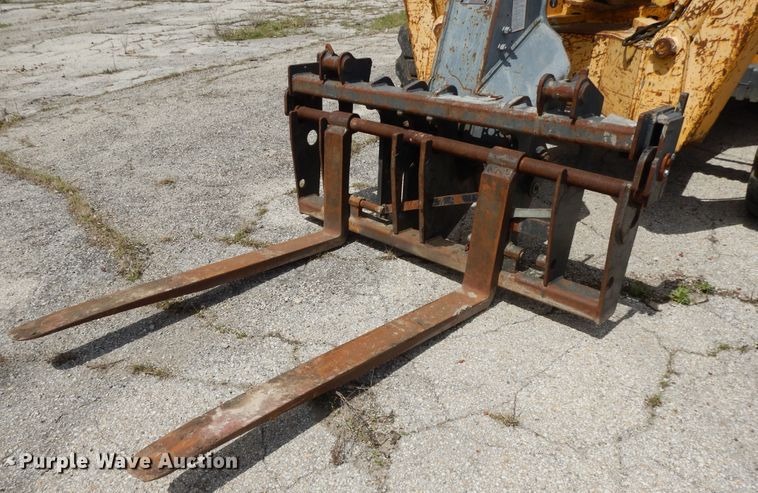 image for item DF6071 2000 New Holland LM860  telehandler