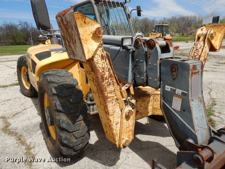 image for item DF6071 2000 New Holland LM860  telehandler
