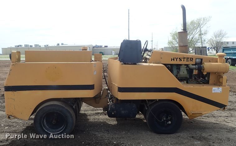 image for item DG3078 Hyster C530A pneumatic roller