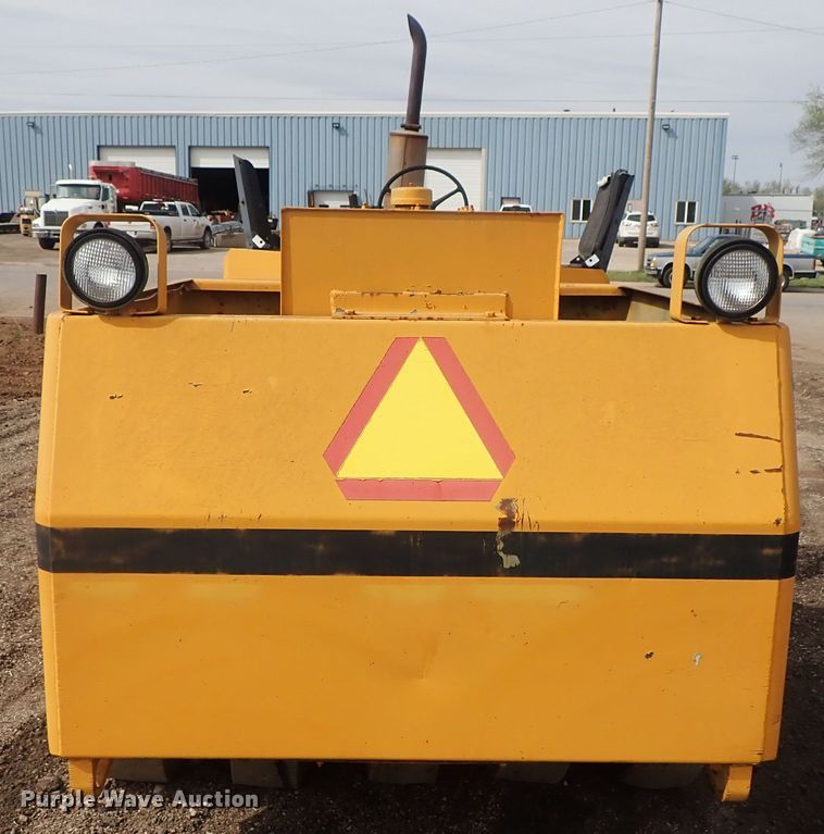 image for item DG3078 Hyster C530A pneumatic roller