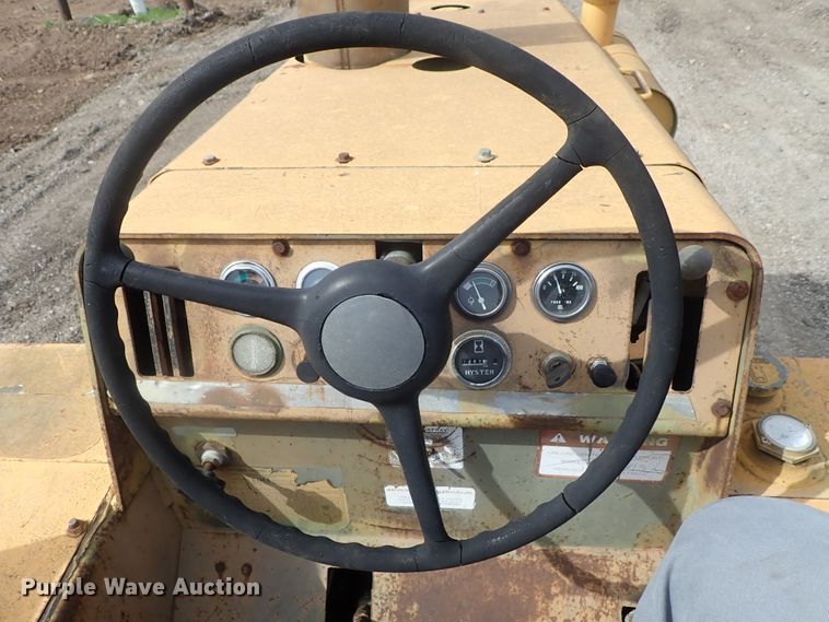 image for item DG3078 Hyster C530A pneumatic roller