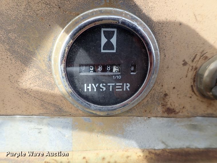 image for item DG3078 Hyster C530A pneumatic roller