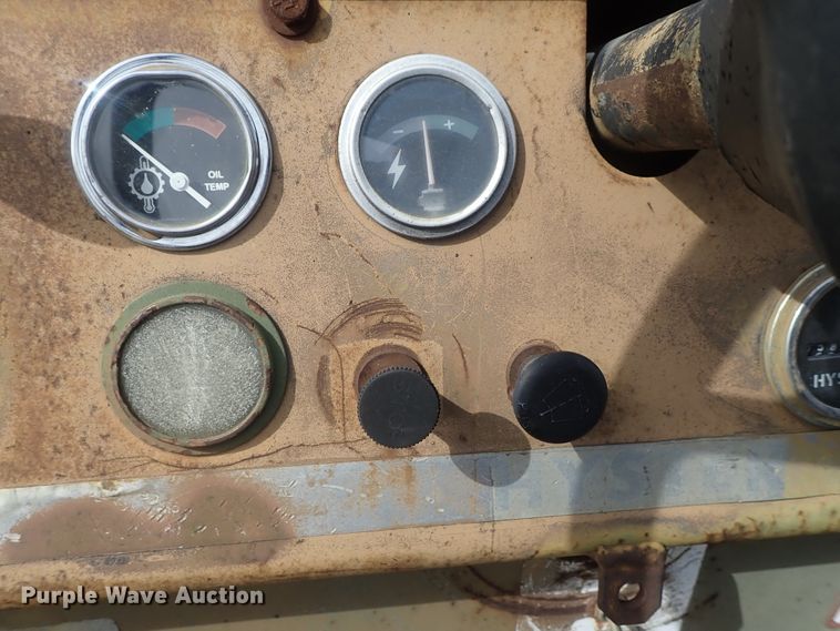 image for item DG3078 Hyster C530A pneumatic roller