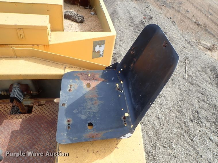 image for item DG3078 Hyster C530A pneumatic roller