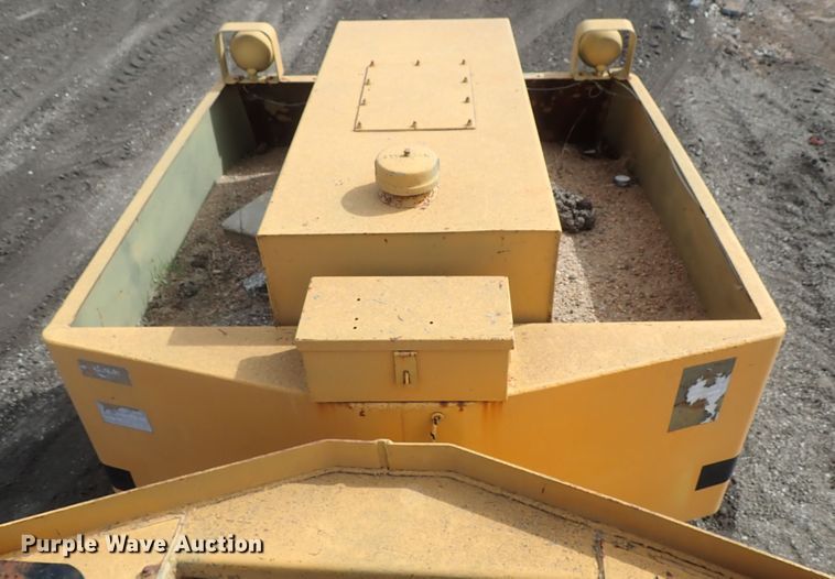 image for item DG3078 Hyster C530A pneumatic roller