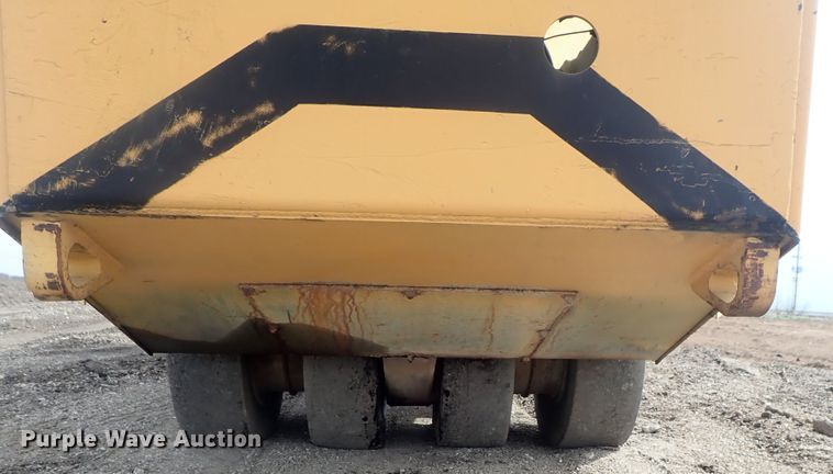 image for item DG3078 Hyster C530A pneumatic roller