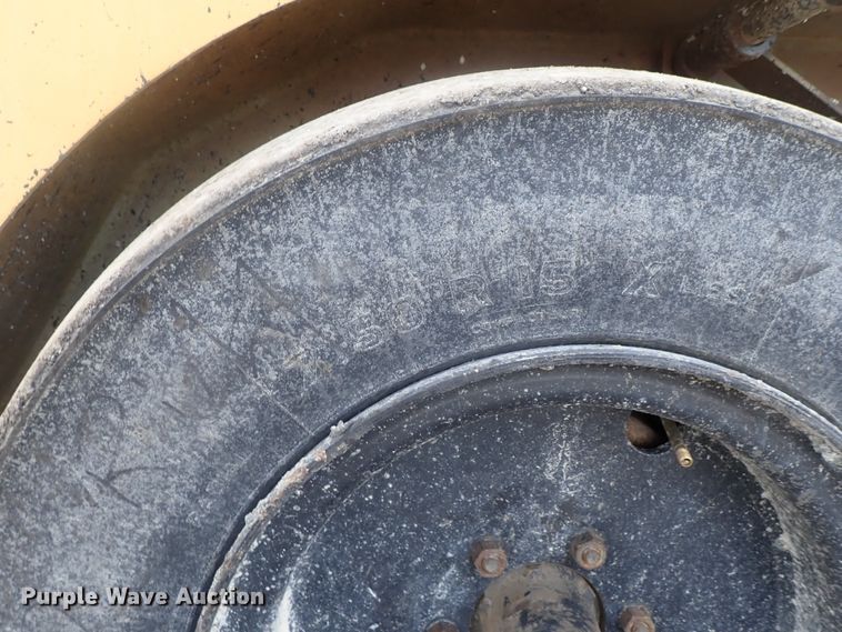 image for item DG3078 Hyster C530A pneumatic roller