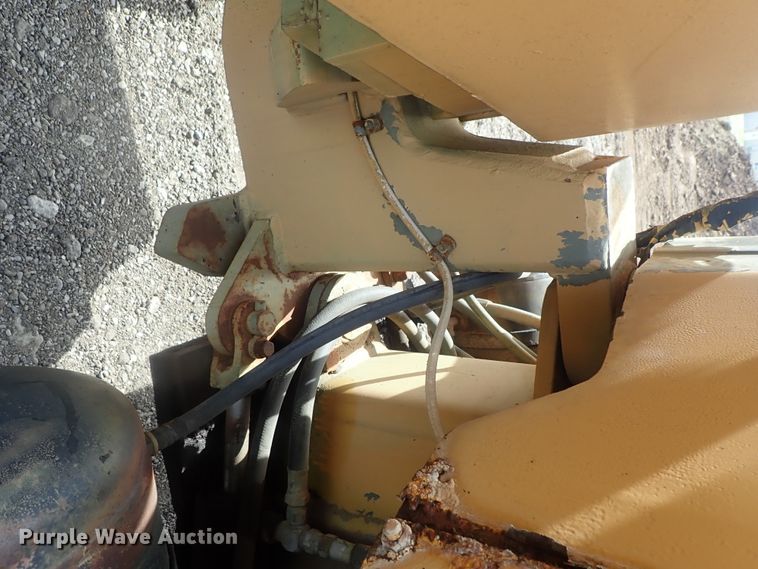 image for item DG3078 Hyster C530A pneumatic roller