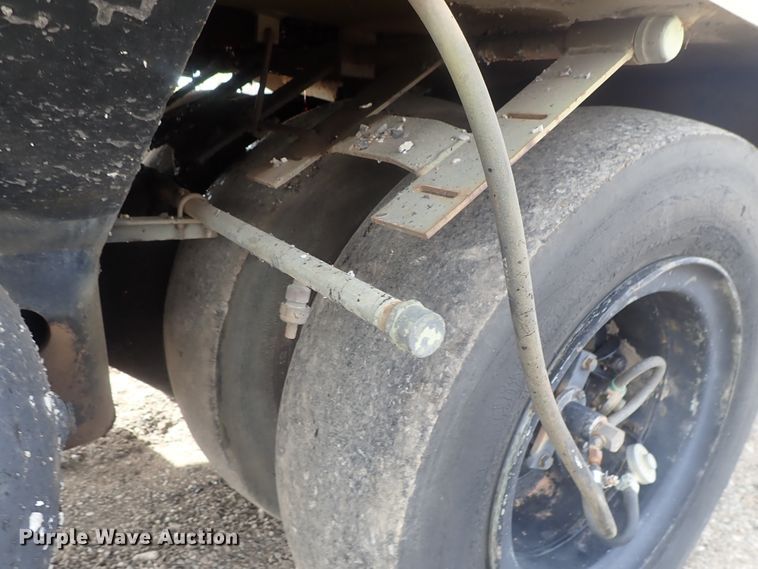 image for item DG3078 Hyster C530A pneumatic roller