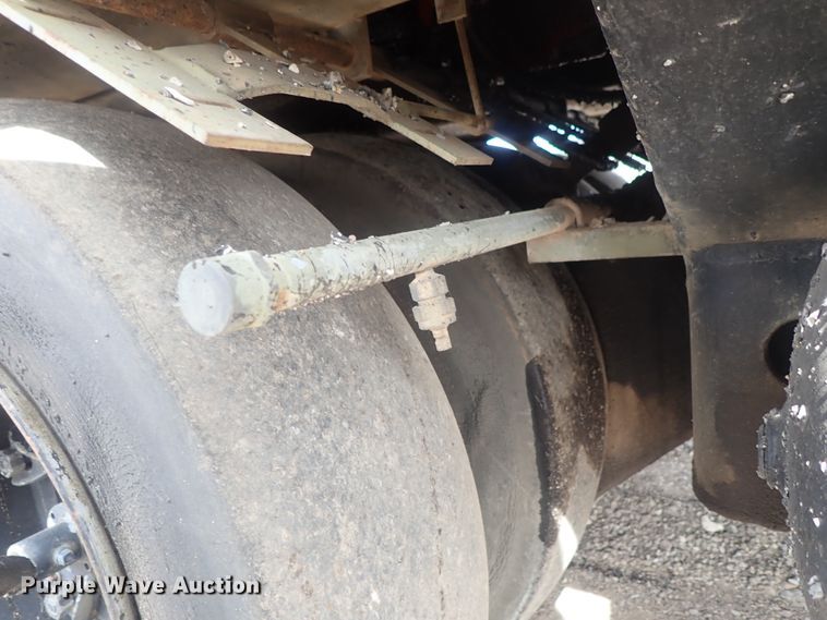 image for item DG3078 Hyster C530A pneumatic roller