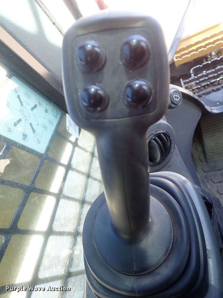 image for item DG3079 2017 Caterpillar 289D  tracked skid steer loader