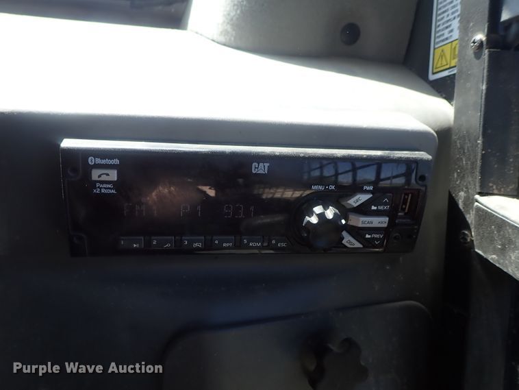 image for item DG3079 2017 Caterpillar 289D  tracked skid steer loader