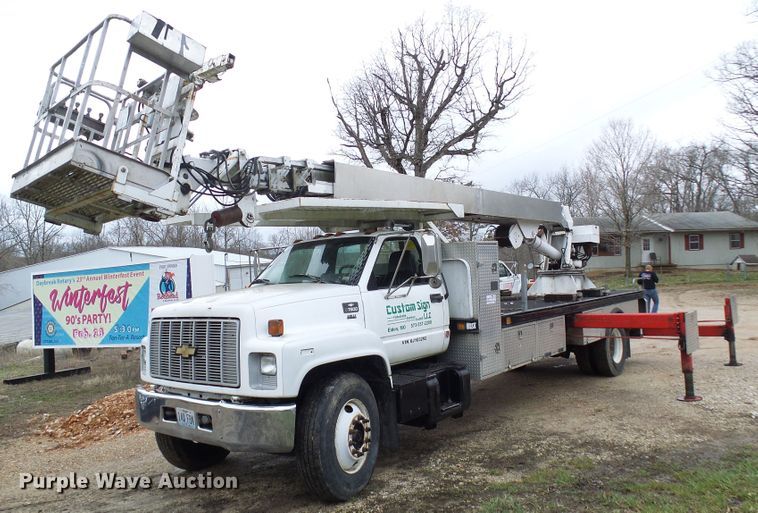 image for item DG5595 1999 Chevrolet C7500 bucket truck