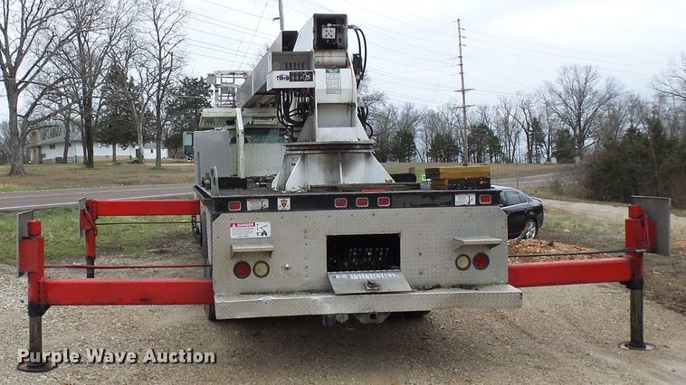 image for item DG5595 1999 Chevrolet C7500 bucket truck