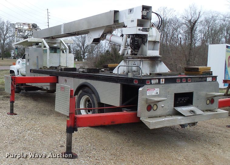 image for item DG5595 1999 Chevrolet C7500 bucket truck