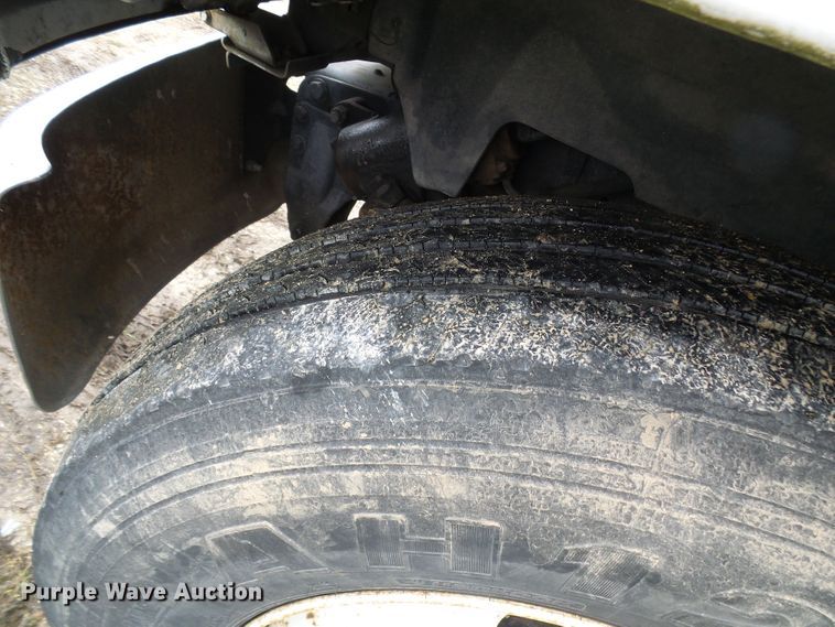 image for item DG5595 1999 Chevrolet C7500 bucket truck