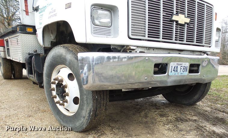 image for item DG5595 1999 Chevrolet C7500 bucket truck