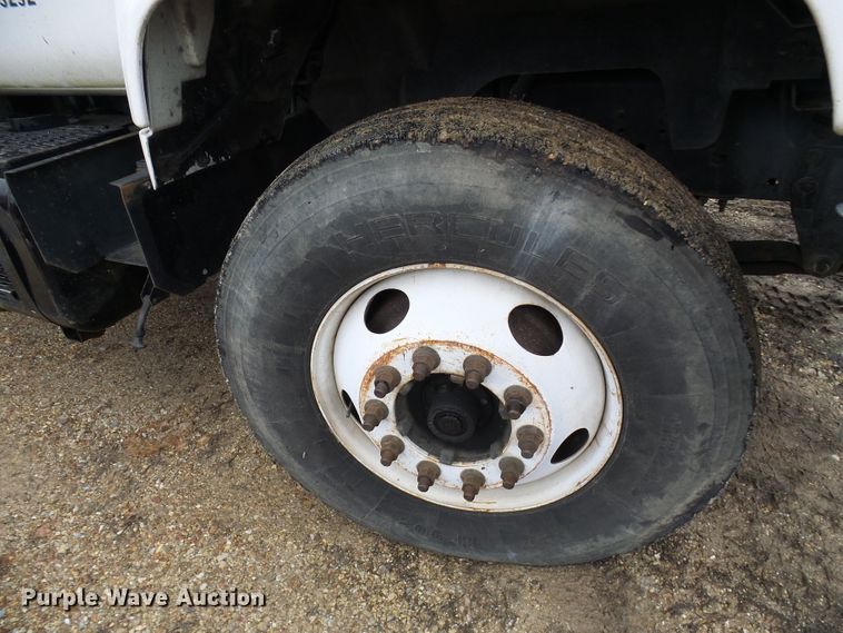 image for item DG5595 1999 Chevrolet C7500 bucket truck