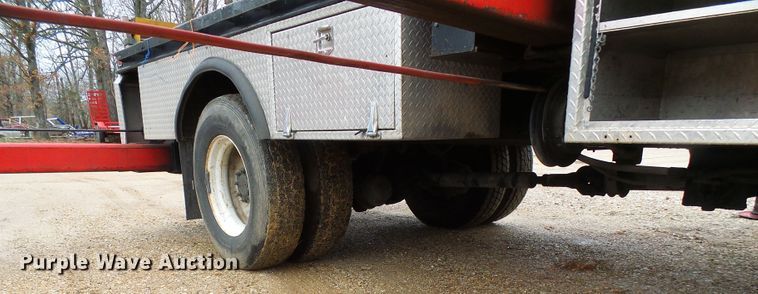 image for item DG5595 1999 Chevrolet C7500 bucket truck