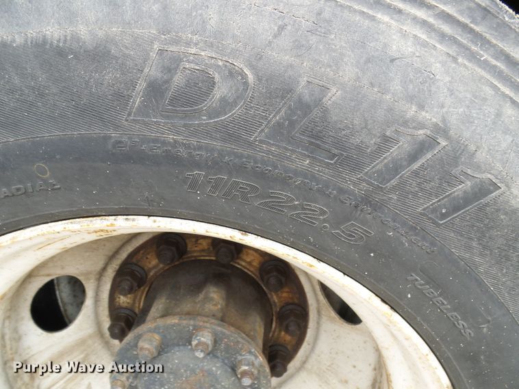 image for item DG5595 1999 Chevrolet C7500 bucket truck