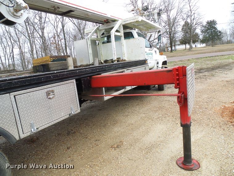 image for item DG5595 1999 Chevrolet C7500 bucket truck