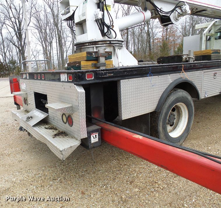 image for item DG5595 1999 Chevrolet C7500 bucket truck