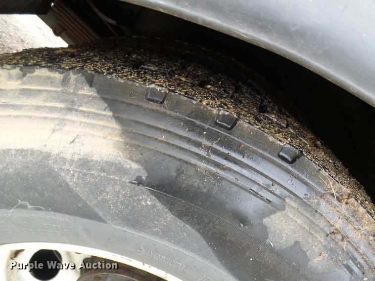 image for item DG5595 1999 Chevrolet C7500 bucket truck