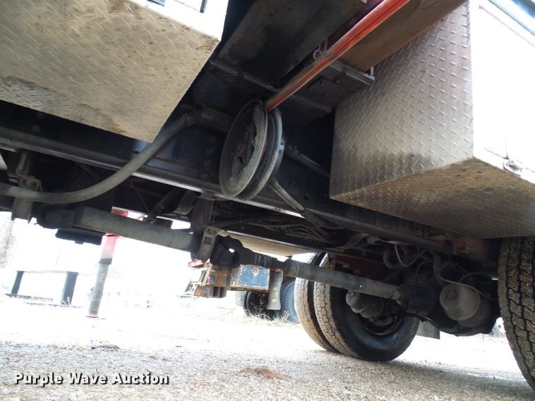 image for item DG5595 1999 Chevrolet C7500 bucket truck