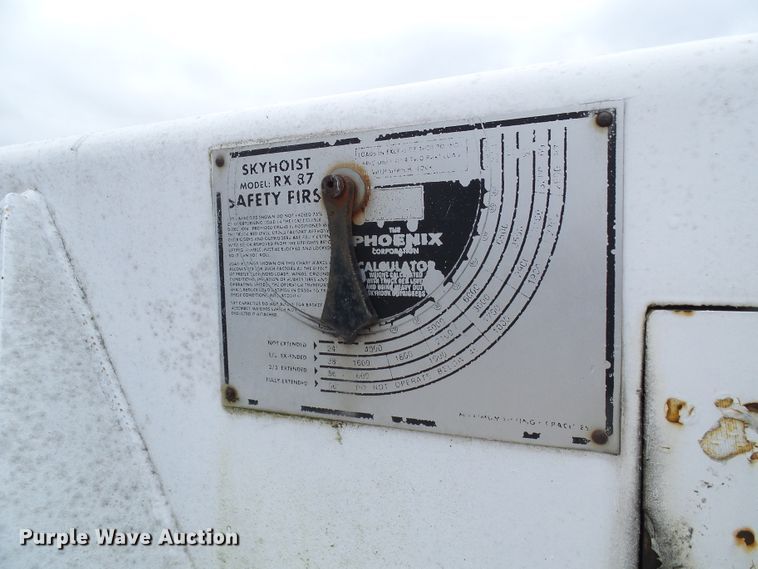 image for item DG5595 1999 Chevrolet C7500 bucket truck