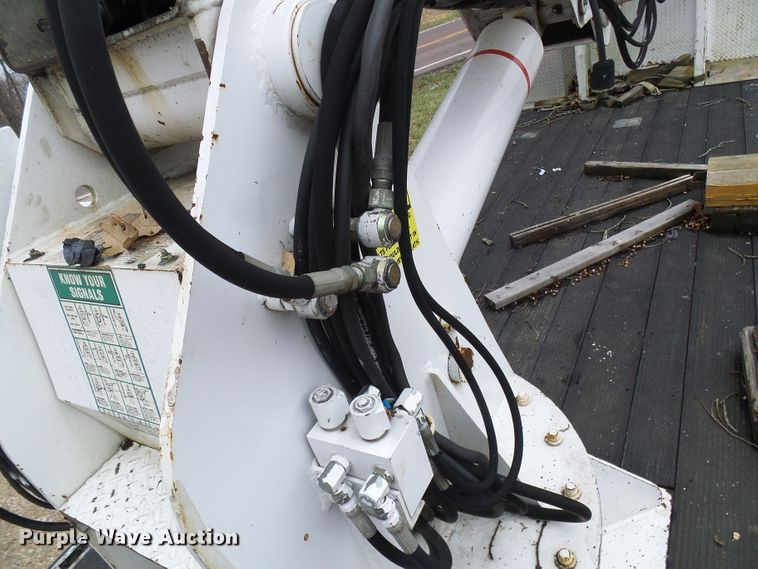 image for item DG5595 1999 Chevrolet C7500 bucket truck