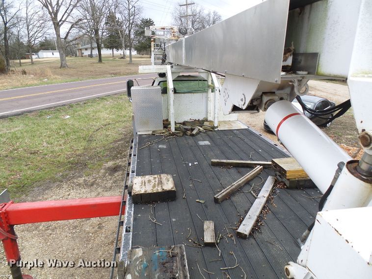 image for item DG5595 1999 Chevrolet C7500 bucket truck