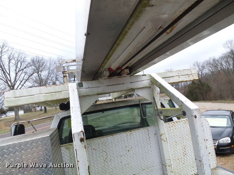 image for item DG5595 1999 Chevrolet C7500 bucket truck