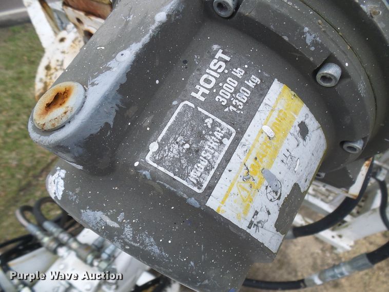 image for item DG5595 1999 Chevrolet C7500 bucket truck