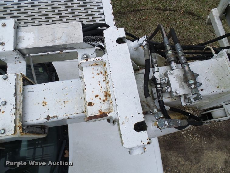 image for item DG5595 1999 Chevrolet C7500 bucket truck