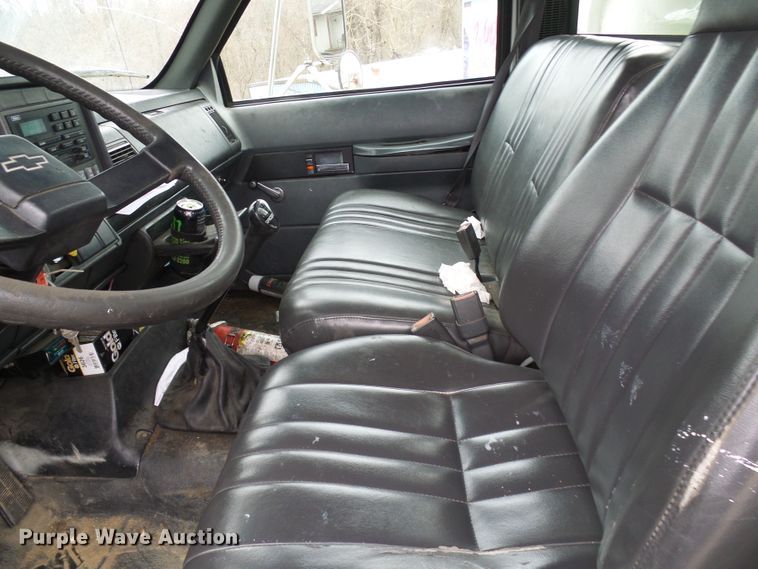 image for item DG5595 1999 Chevrolet C7500 bucket truck