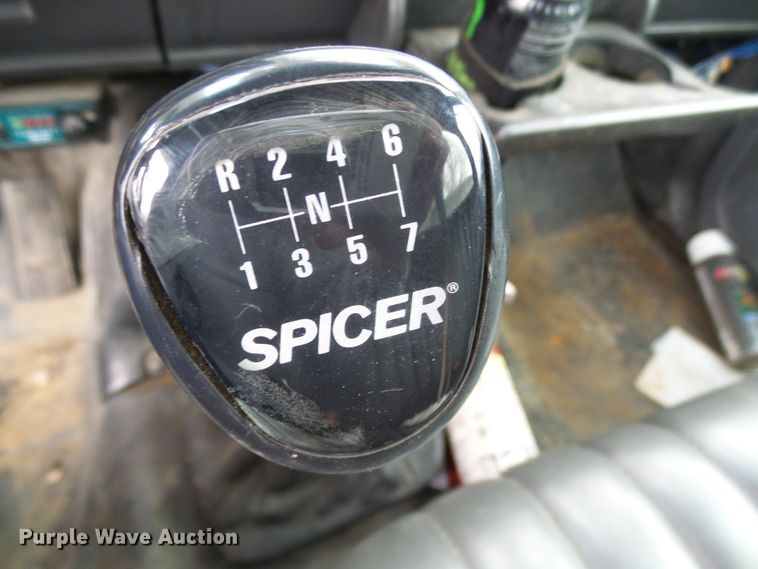 image for item DG5595 1999 Chevrolet C7500 bucket truck