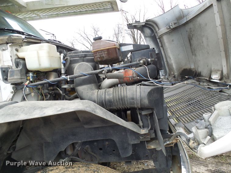 image for item DG5595 1999 Chevrolet C7500 bucket truck