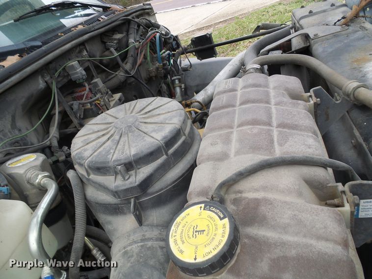 image for item DG5595 1999 Chevrolet C7500 bucket truck