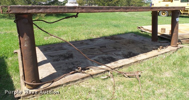 image for item DG5619 Trench box