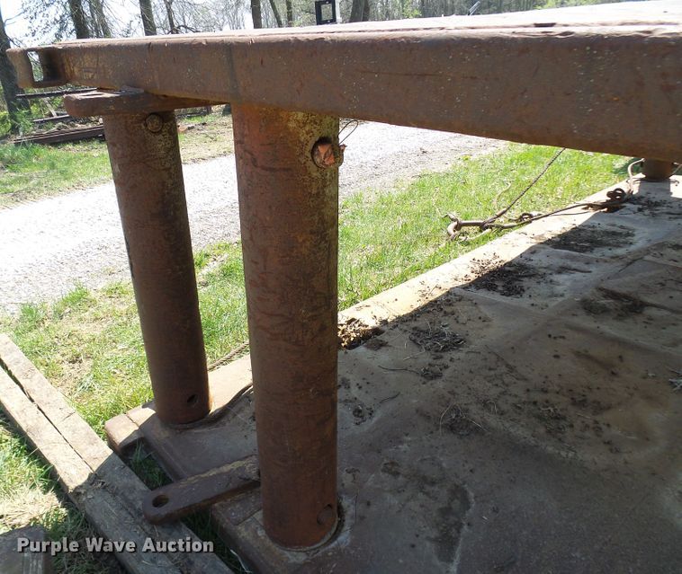 image for item DG5619 Trench box