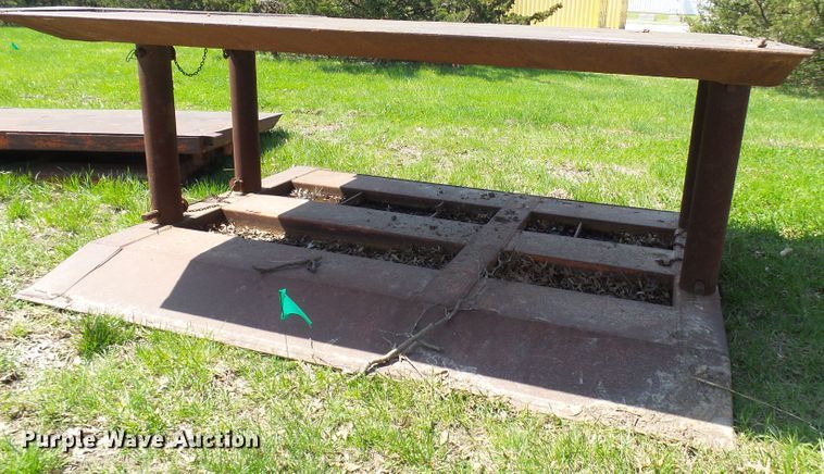 image for item DG5620 Trench box