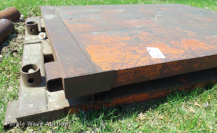 image for item DG5621 Trench box