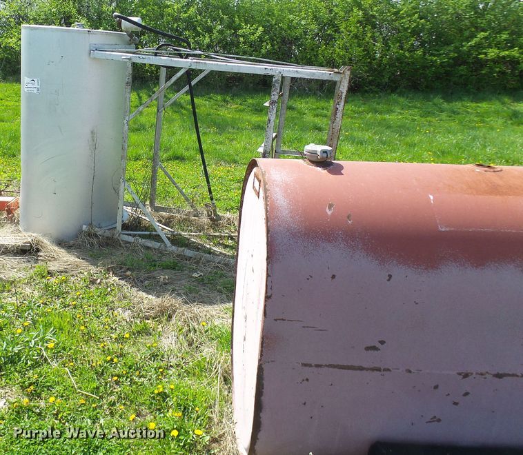 image for item DG5632 (2) fuel tanks