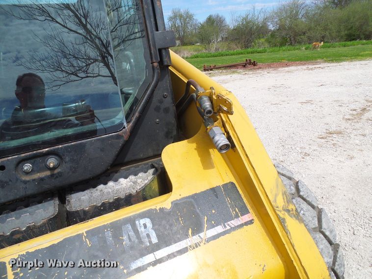 image for item DG5636 2005 Caterpillar  246B skid steer loader