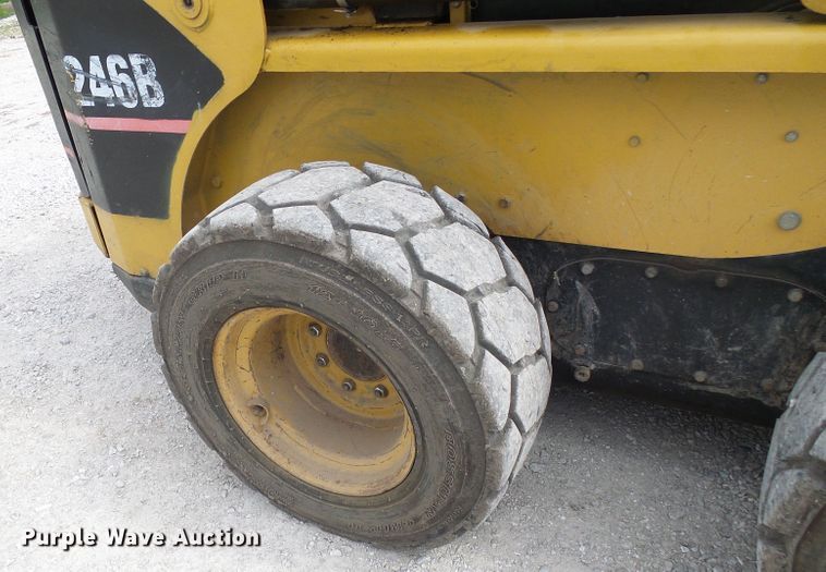 image for item DG5636 2005 Caterpillar  246B skid steer loader