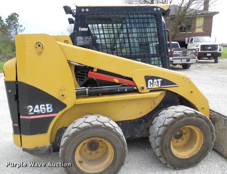 image for item DG5636 2005 Caterpillar  246B skid steer loader