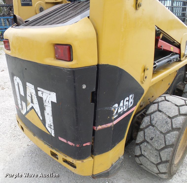 image for item DG5636 2005 Caterpillar  246B skid steer loader