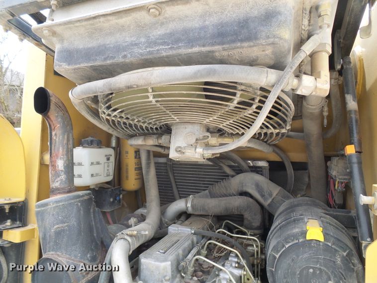 image for item DG5636 2005 Caterpillar  246B skid steer loader