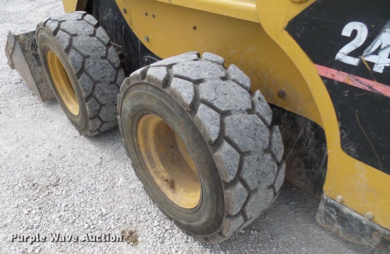 image for item DG5636 2005 Caterpillar  246B skid steer loader