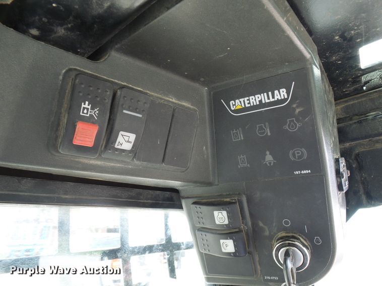 image for item DG5636 2005 Caterpillar  246B skid steer loader